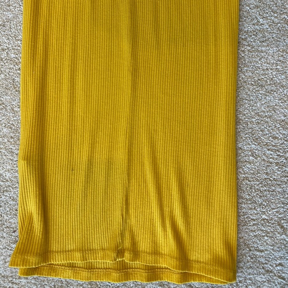 YELLOW DRESS - Picture 2 of 7